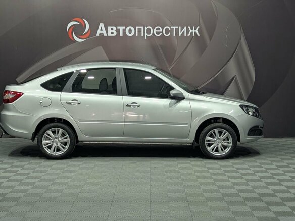 2026 Lada (ВАЗ) Granta I Рестайлинг, серебристый, 1118000 рублей - вид 2