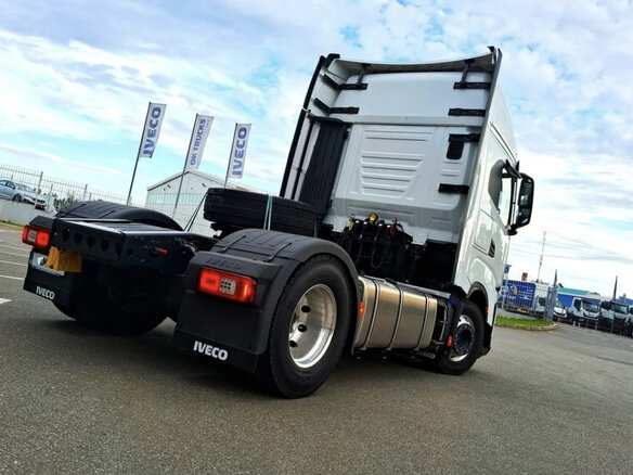 2026 Iveco S-Way, белый, 20139014 рублей - вид 10
