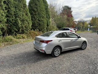 2017 Hyundai Solaris II, серебристый, 890000 рублей, вид 3