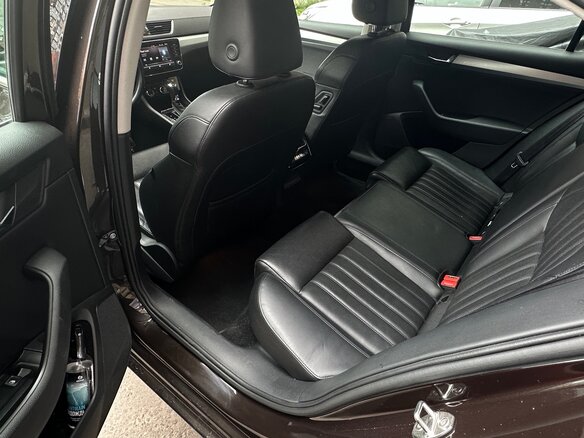 2018 Skoda Superb III, коричневый, 1890000 рублей - вид 14