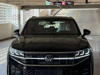 2026 Volkswagen Touareg III Рестайлинг, чёрный, 12400000 рублей, вид 2