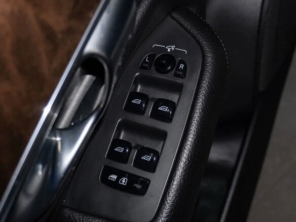 2019 Volvo XC90 II, серебристый, 4340000 рублей - вид 13