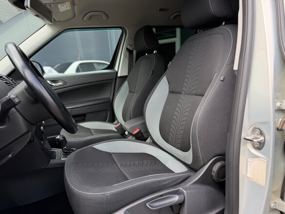 2015 Skoda Yeti I Рестайлинг, серебристый - вид 6
