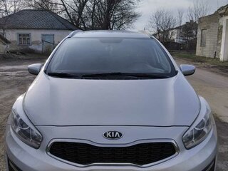2017 Kia Ceed II Рестайлинг, серебристый, 1420000 рублей, вид 3