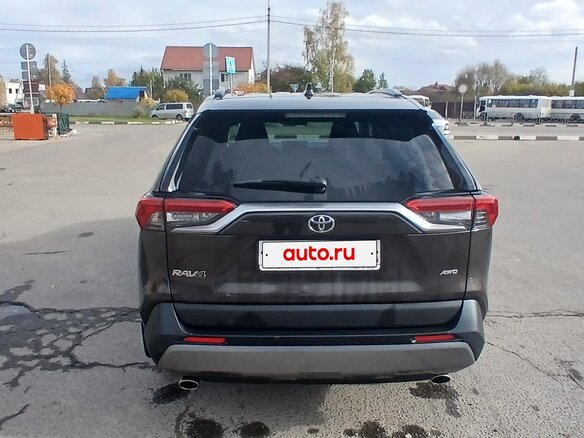 2021 Toyota RAV4 V (XA50), серый, 3480000 рублей - вид 2