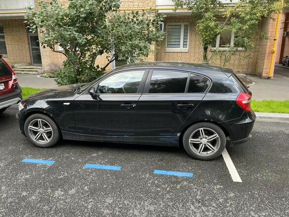 2009 BMW 1 серии 116i I (E81/E82/E87/E88) Рестайлинг, чёрный, 650000 рублей - вид 2