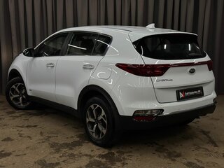 2021 Kia Sportage IV Рестайлинг, белый, 1929888 рублей, вид 4