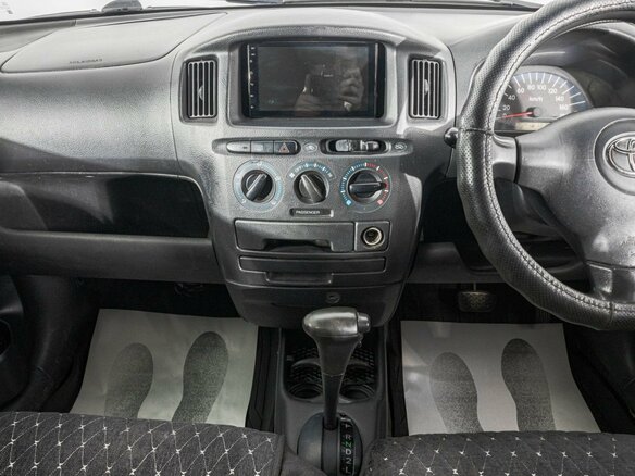 2005 Toyota Succeed I, серый, 599000 рублей - вид 12