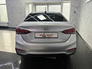 2018 Hyundai Solaris II, серебристый, 1399000 рублей, вид 4
