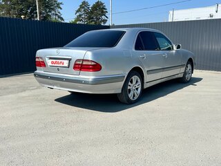 2001 Mercedes-Benz E-Класс 200 II (W210, S210) Рестайлинг, серебристый, 530000 рублей, вид 4