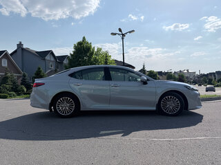 2024 Toyota Camry VIII (XV70) Рестайлинг, серый, 4450000 рублей, вид 1