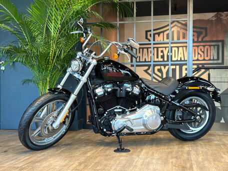 2024 Harley-Davidson Softail Standard, чёрный, 1990000 рублей, вид 2
