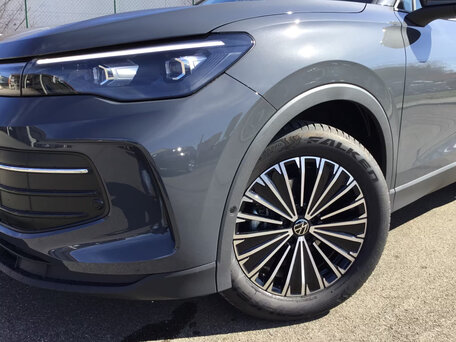 2026 Volkswagen Tiguan III, серый, 5325677 рублей, вид 5
