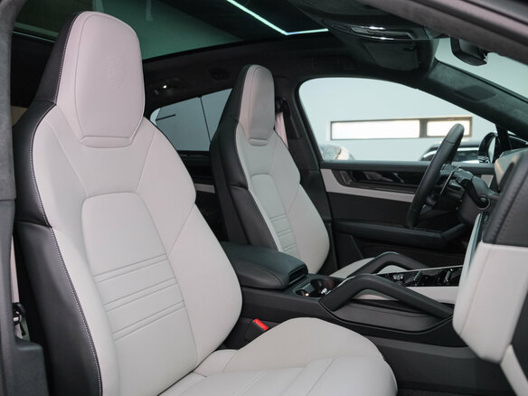 2025 Porsche Cayenne GTS Coupé III Рестайлинг, чёрный, 25690000 рублей - вид 1