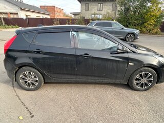 2012 Hyundai Solaris I, чёрный, 650000 рублей, вид 2