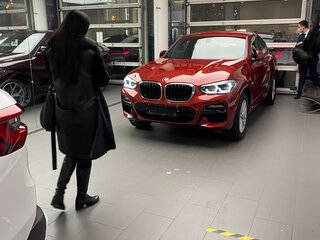 2020 BMW X4 20d II (G02), красный, 5800000 рублей, вид 2