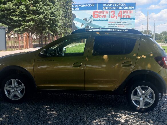2015 Renault Sandero Stepway II, зелёный, 830000 рублей - вид 4