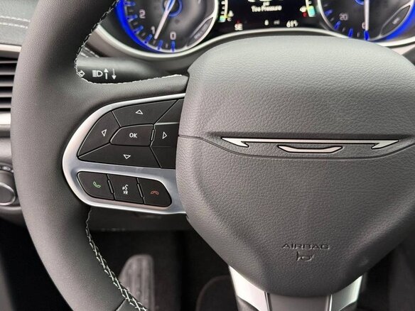 2026 Chrysler Pacifica RU Рестайлинг 2, чёрный, 10926827 рублей - вид 10