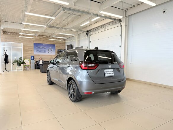 2020 Honda Fit IV, серый, 1379000 рублей - вид 4