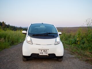2010 Mitsubishi i-MiEV, белый, 650000 рублей, вид 3