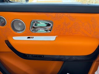 2026 Rolls-Royce Cullinan Black Badge I Рестайлинг (Series II), чёрный, 68500000 рублей, вид 4