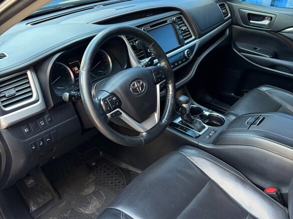 2017 Toyota Highlander III (XU50) Рестайлинг, чёрный, 2550000 рублей - вид 14