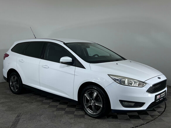 2015 Ford Focus III Рестайлинг, белый, 940000 рублей - вид 2