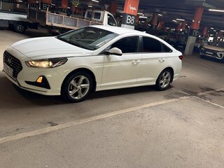2019 Hyundai Sonata VII (LF) Рестайлинг, белый, 2100000 рублей, вид 1