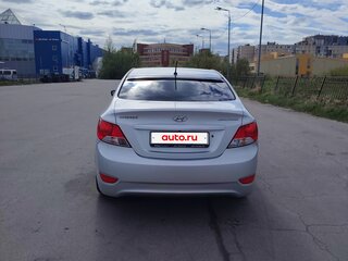 2013 Hyundai Solaris I, серебристый, 950000 рублей, вид 5