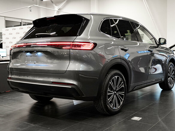 2026 Geely EX5 Гибрид EM-i, серый, 3974990 рублей - вид 4
