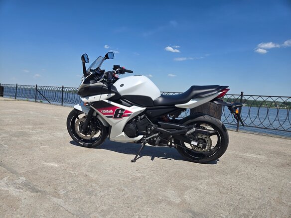 2011 Yamaha XJ6 (FZ6R), белый, 470000 рублей - вид 1