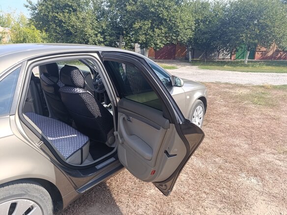 2005 Audi A4 8V III (B7), бежевый, 600000 рублей - вид 17