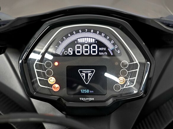 2024 Triumph Daytona 660, чёрный - вид 8