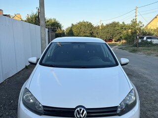 2011 Volkswagen Golf VI, белый, 945000 рублей, вид 1