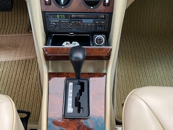 1985 Mercedes-Benz S-Класс 500 II (W126), синий, 19000000 рублей - вид 12