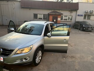2010 Volkswagen Tiguan I, серебристый, 1700000 рублей, вид 3