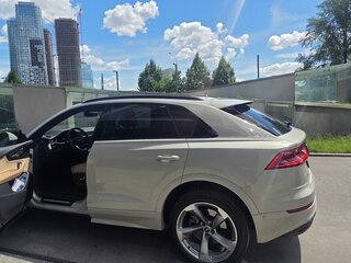 2021 Audi Q8 45 TDI I (4M), бежевый, 8600000 рублей, вид 5