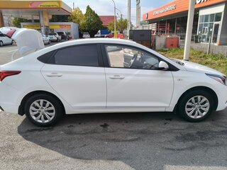 2018 Hyundai Solaris II, белый, 1235000 рублей, вид 4
