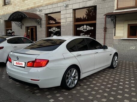 2014 BMW 5 серии 528i xDrive VI (F10/F11/F07) Рестайлинг, белый, 1650000 рублей, вид 3