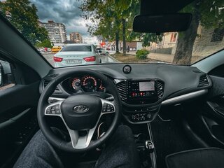2019 Lada (ВАЗ) Vesta I, серебристый, 930000 рублей, вид 2
