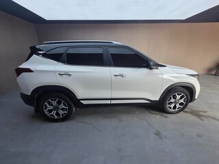 2022 Kia KX3, белый, 1268000 рублей, вид 4