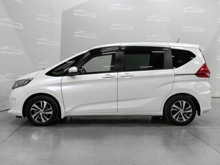 2017 Honda Freed II, белый, 1380000 рублей, вид 2