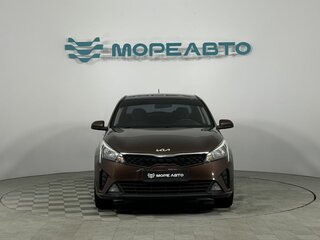 2022 Kia Rio IV Рестайлинг, коричневый, 1049000 рублей, вид 2
