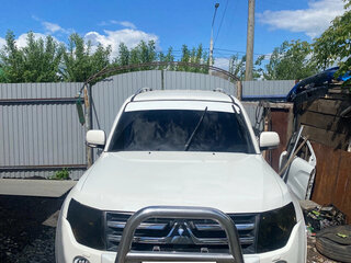 2011 Mitsubishi Pajero IV Рестайлинг 1, белый, 2000000 рублей, вид 2