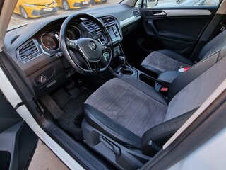 2017 Volkswagen Tiguan II, белый, 2700000 рублей, вид 3