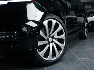2025 Land Rover Range Rover P400 MHEV Long V, чёрный, 18380000 рублей, вид 4
