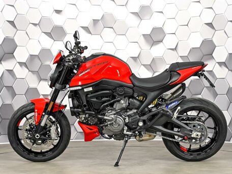 2021 Ducati Monster 937, красный, 999000 рублей, вид 4
