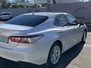 2018 Toyota Camry VIII (XV70), белый, 3000000 рублей, вид 3