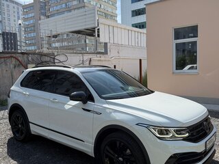 2021 Volkswagen Tiguan II Рестайлинг, белый, 4700000 рублей, вид 2