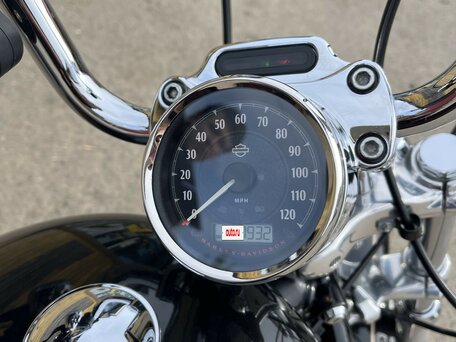 2015 Harley-Davidson Sportster 1200, чёрный, 890000 рублей, вид 5